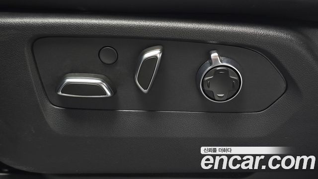 Cadillac Escalade (V) 6.2 ESV ESV Premium Luxury Platinum 2023 — фото 31