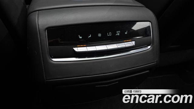 Cadillac Escalade (V) 6.2 ESV ESV Premium Luxury Platinum 2023 — фото 32