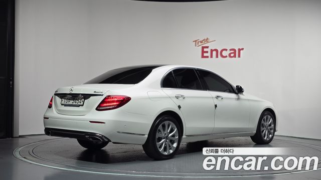 Mercedes-Benz E-Class (W213) E300 4MATIC Exclusive 2019 — фото 2
