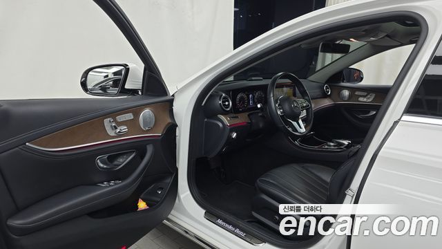 Mercedes-Benz E-Class (W213) E300 4MATIC Exclusive 2019 — фото 10