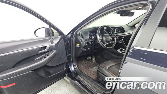 Hyundai Sonata (DN8) 2.0 Premium Family 2020 — фото 10