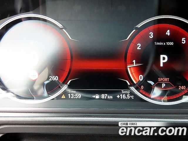 BMW 5 Series (F10) 528i xDrive M Aero Dynamic 2016 — фото 9