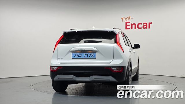 Kia Niro EV Air 2023 — фото 4