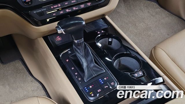 Kia Carnival 9-seater Hi-Limousine Prestige 2018 — фото 9