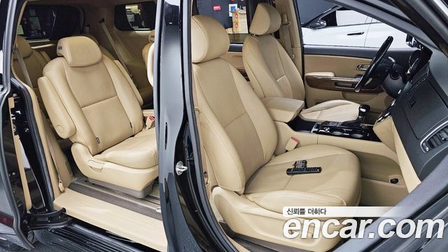 Kia Carnival 9-seater Hi-Limousine Prestige 2018 — фото 15