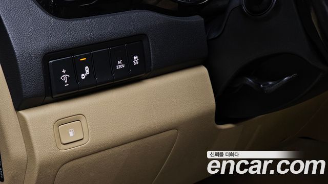Kia Carnival 9-seater Hi-Limousine Prestige 2018 — фото 17