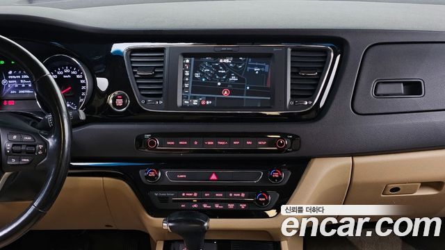 Kia Carnival 9-seater Hi-Limousine Prestige 2018 — фото 18