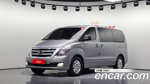 Hyundai Grand Starex 12-Seater Wagon Smart