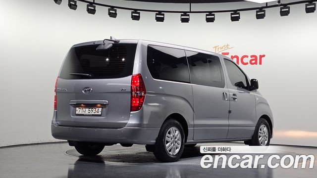 Hyundai Grand Starex 12-Seater Wagon Smart 2017 — фото 2