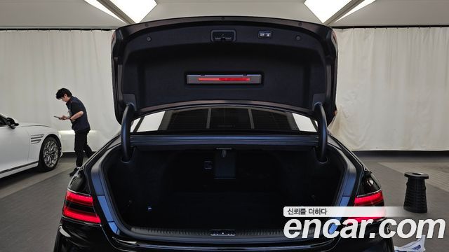 Genesis G90 3.3 T AWD Luxury 2019 — фото 20