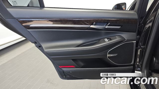 Genesis G90 3.3 T AWD Luxury 2019 — фото 25