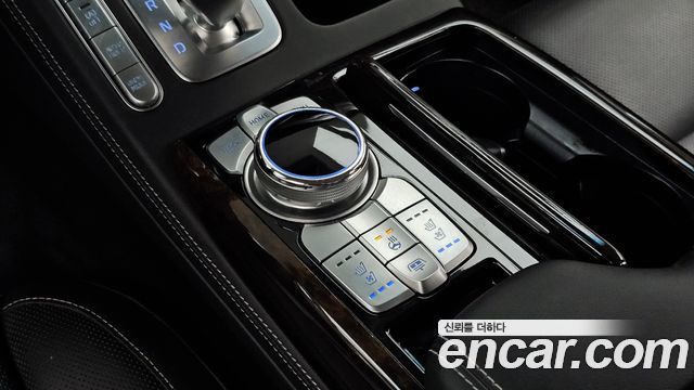 Genesis G90 3.3 T AWD Luxury 2019 — фото 33