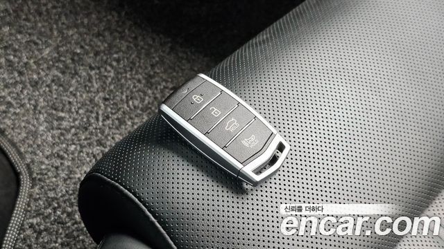 Genesis G90 3.3 T AWD Luxury 2019 — фото 34