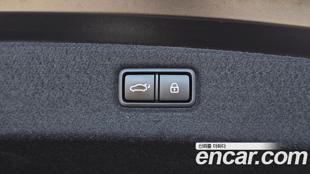 Genesis G90 3.3 T AWD Luxury 2019 — фото 35