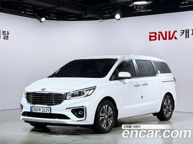 Kia Carnival 9-Seater Luxury