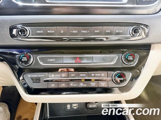 Kia Carnival 9-Seater Luxury 2019 — фото 15