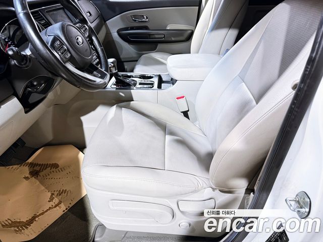 Kia Carnival 9-Seater Luxury 2019 — фото 21