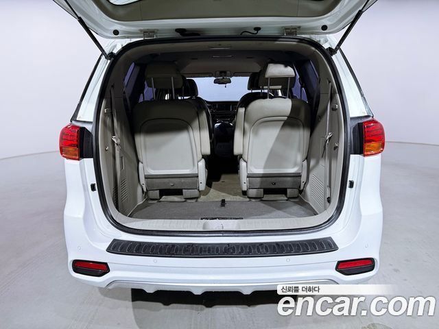 Kia Carnival 9-Seater Luxury 2019 — фото 22