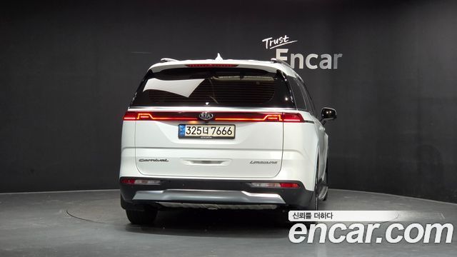 Kia Carnival (IV) Gasoline 7-Seater Signature 2021 — фото 4