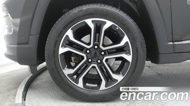 Jeep Compass (II) 2.4 Limitied AWD 2022 — фото 5