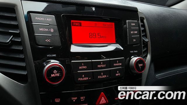 KG Mobility (SsangYong) Tivoli VX 2WD 2016 — фото 16