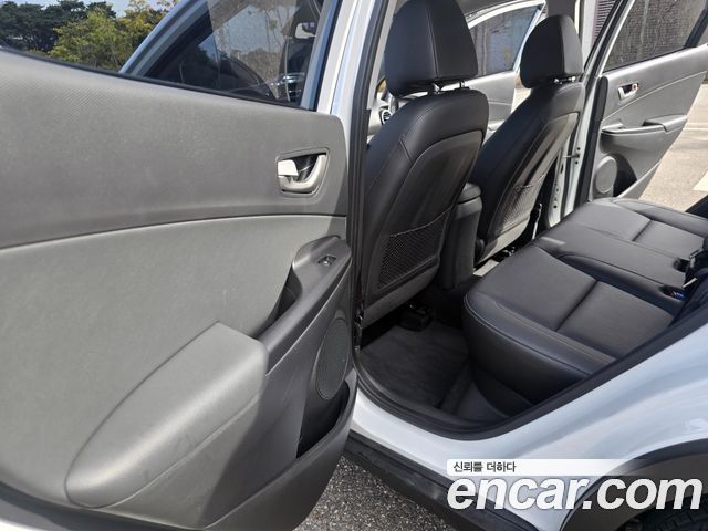 Hyundai Kona 1.6 Turbo 2WD Modern Tech 2018 — фото 17