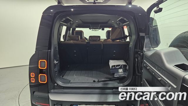 Land Rover Defender (L663) 110 D300 X-Dynamic HSE 2026 — фото 10