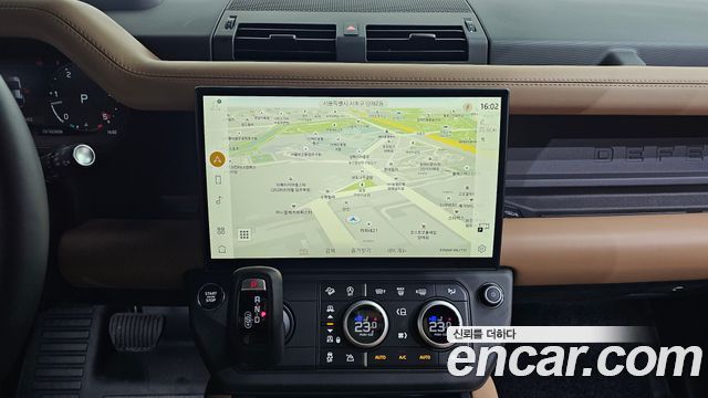 Land Rover Defender (L663) 110 D300 X-Dynamic HSE 2026 — фото 14