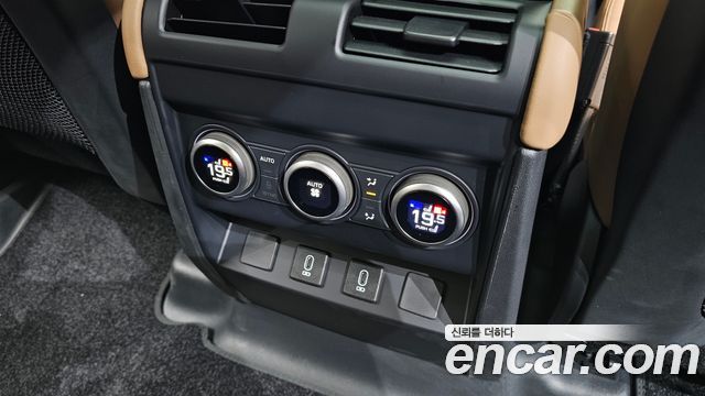 Land Rover Defender (L663) 110 D300 X-Dynamic HSE 2026 — фото 18