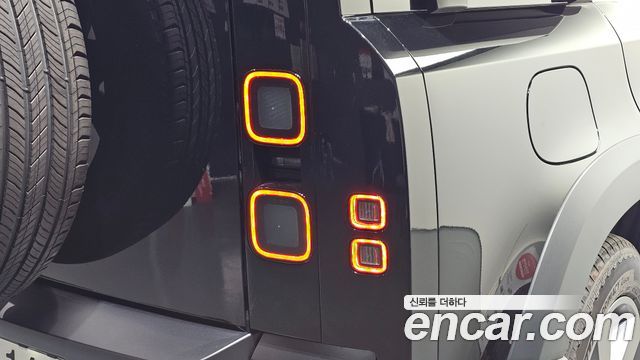 Land Rover Defender (L663) 110 D300 X-Dynamic HSE 2026 — фото 19