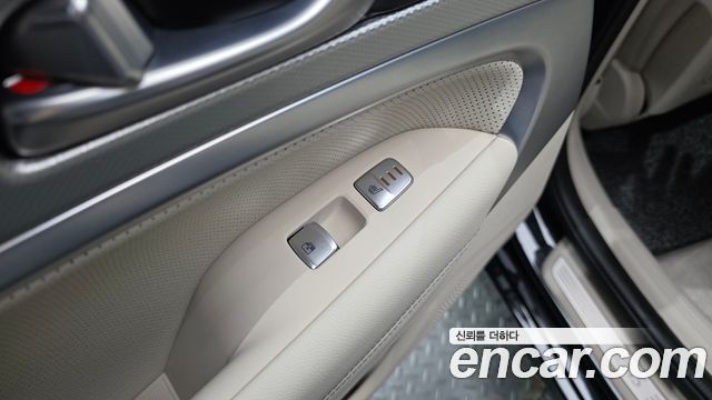 Genesis G70 Gasoline 2.5T 4WD 2024 — фото 19