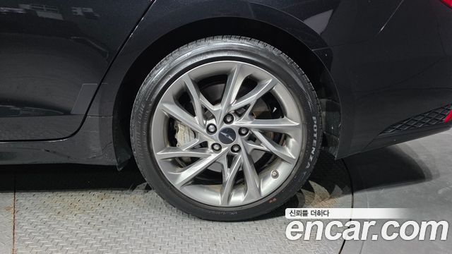 Genesis G70 Gasoline 2.5T 4WD 2024 — фото 21