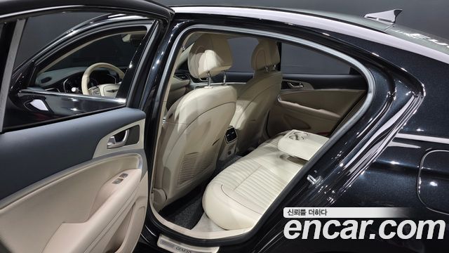 Genesis G70 Gasoline 2.5T 4WD 2024 — фото 26