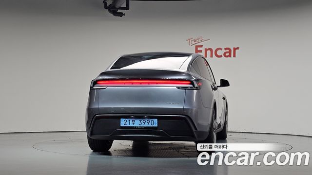 Tesla Model Y Long Range AWD 2025 — фото 4