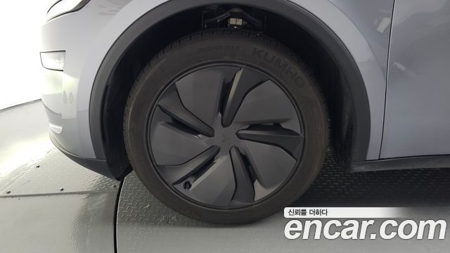 Tesla Model Y Long Range AWD 2025 — фото 5
