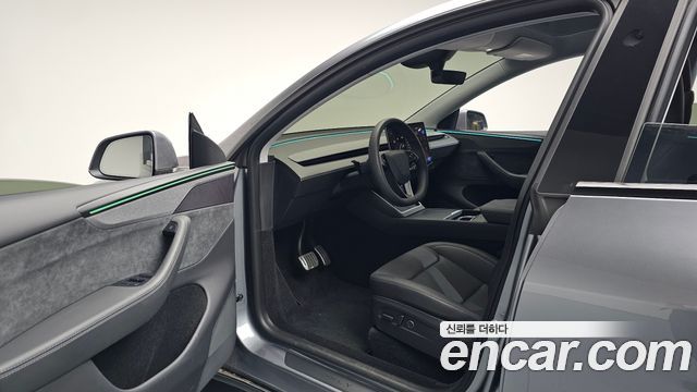 Tesla Model Y Long Range AWD 2025 — фото 10