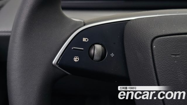 Tesla Model Y Long Range AWD 2025 — фото 18