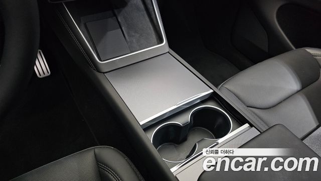 Tesla Model Y Long Range AWD 2025 — фото 36