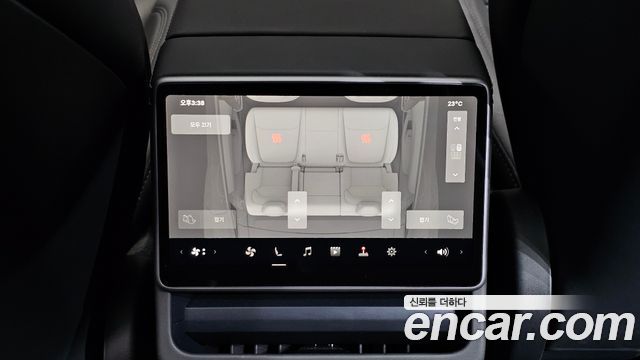Tesla Model Y Long Range AWD 2025 — фото 37