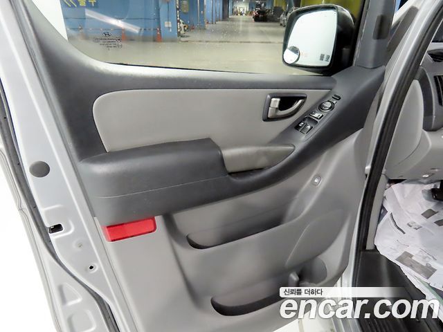 Hyundai Grand Starex 11-Seater Wagon CVX Luxury 2012 — фото 18