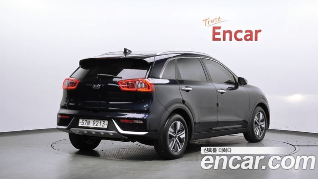 Kia Niro Luxury 2018 — фото 2