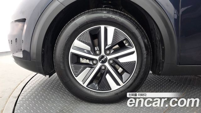 Kia Niro Luxury 2018 — фото 5