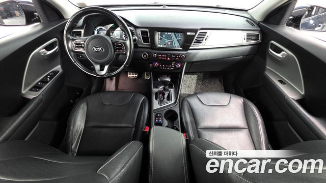 Kia Niro Luxury 2018 — фото 7