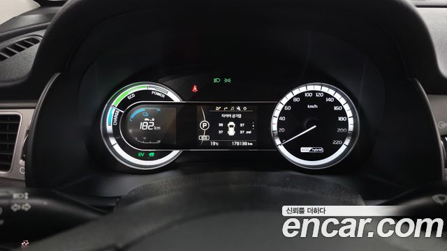 Kia Niro Luxury 2018 — фото 8