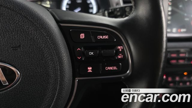 Kia Niro Luxury 2018 — фото 21