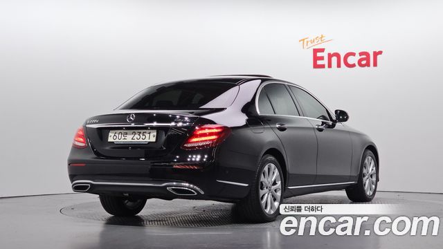 Mercedes-Benz E-Class (W213) E220d 4MATIC Exclusive 2018 — фото 2