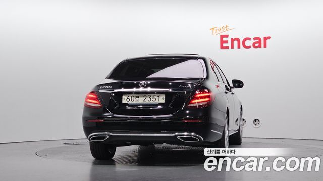 Mercedes-Benz E-Class (W213) E220d 4MATIC Exclusive 2018 — фото 4