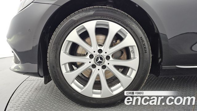 Mercedes-Benz E-Class (W213) E220d 4MATIC Exclusive 2018 — фото 5
