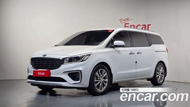 Kia Carnival 9-Seater Noblesse