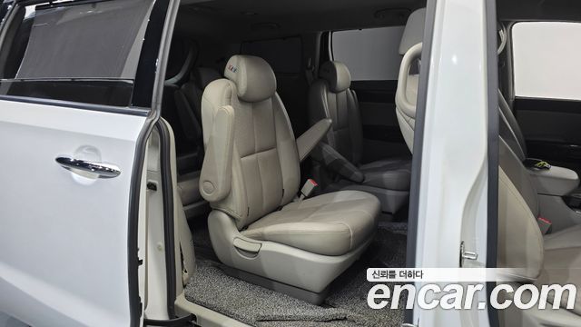 Kia Carnival 9-Seater Noblesse 2019 — фото 11